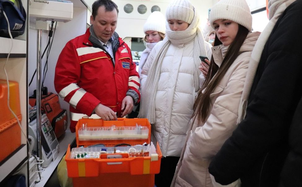 Будущие фельдшеры скорой помощи посетили Республиканский центр медицины катастроф