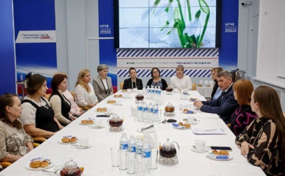 Глава Чувашии встретился с матерями и женами участников СВО