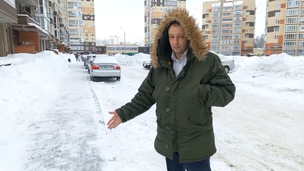 Новочебоксарский градоначальник проинспектировал заснеженные дворы и похвалил инициативных горожан 