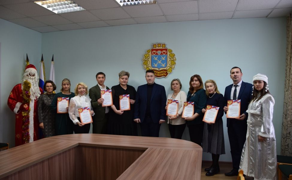 В Чебоксарах отметили День Деда Мороза и Снегурочки