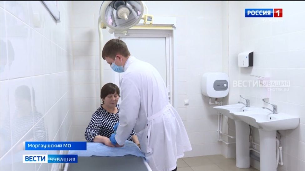 В Чувашии 270 врачей разных специальностей работают по программе "Земский доктор"