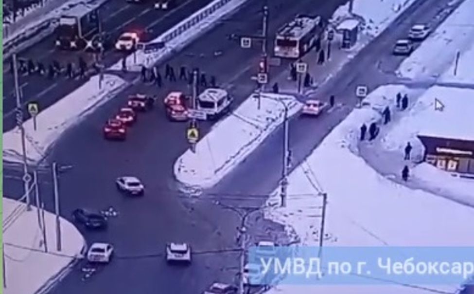 В Чебоксарах 10-летний мальчик попал под колеса автомобиля 