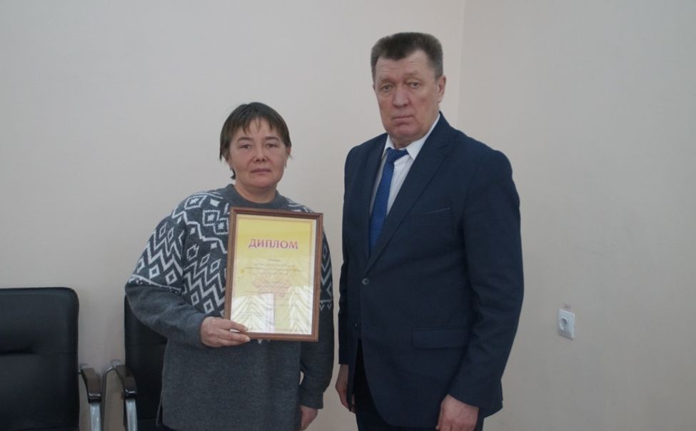 Лучший дворник Чебоксар работает в мкр "Солнечный"