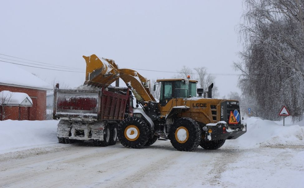 Ежедневно на дорогах Чувашии работают более 300 единиц техники