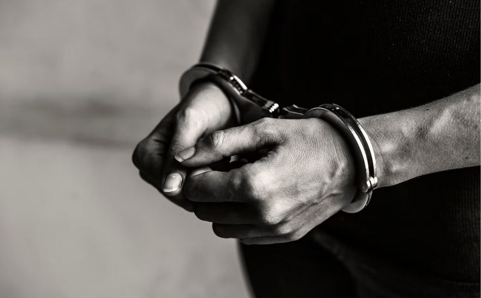 В Чувашии следователи взяли подростка на "закладке" крупной партии наркотиков