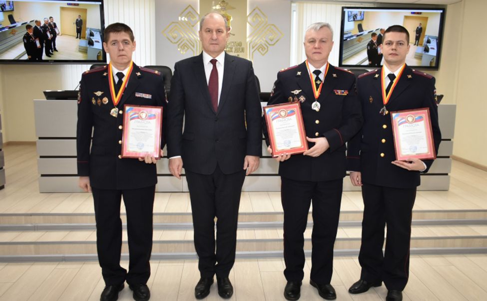 В МВД по Чувашии наградили победителей соревнования по стрельбе из табельного оружия