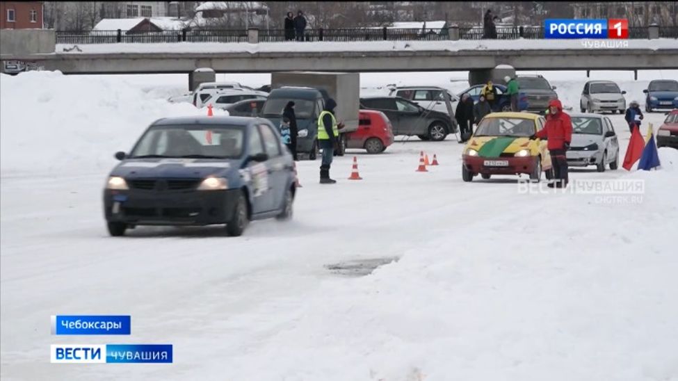 На льду Чебоксарского залива состоялся второй этап чемпионата Чувашии по ралли-спринту