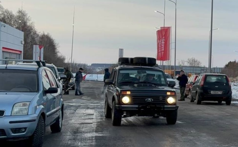 Из Канашского округа в помощь бойцам на СВО отправили внедорожник и квадрокоптер
