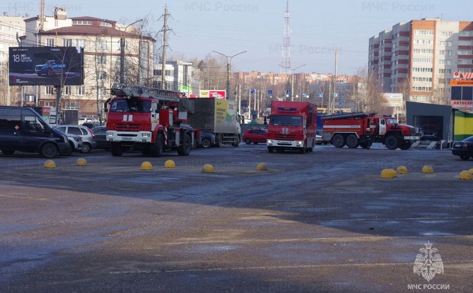 Спасатели провели учения в чебоксарском торговом центре