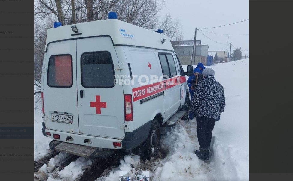 В Канашском округе на бездорожье застряла "скорая"