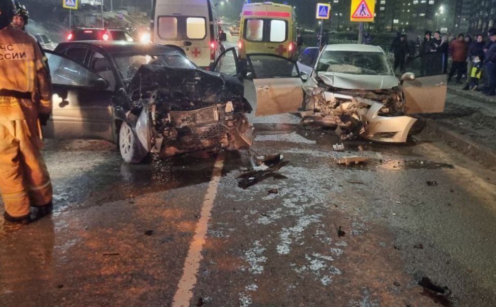 В Чебоксарах в мкр "Солнечный" произошло ДТП с пострадавшими 