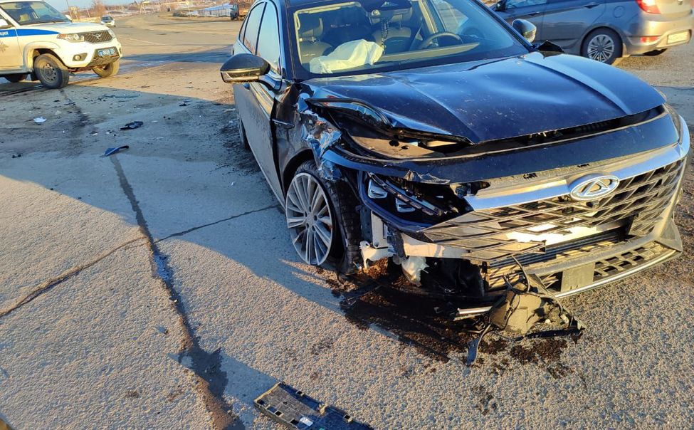 В поселке Урмары столкнулись две иномарки