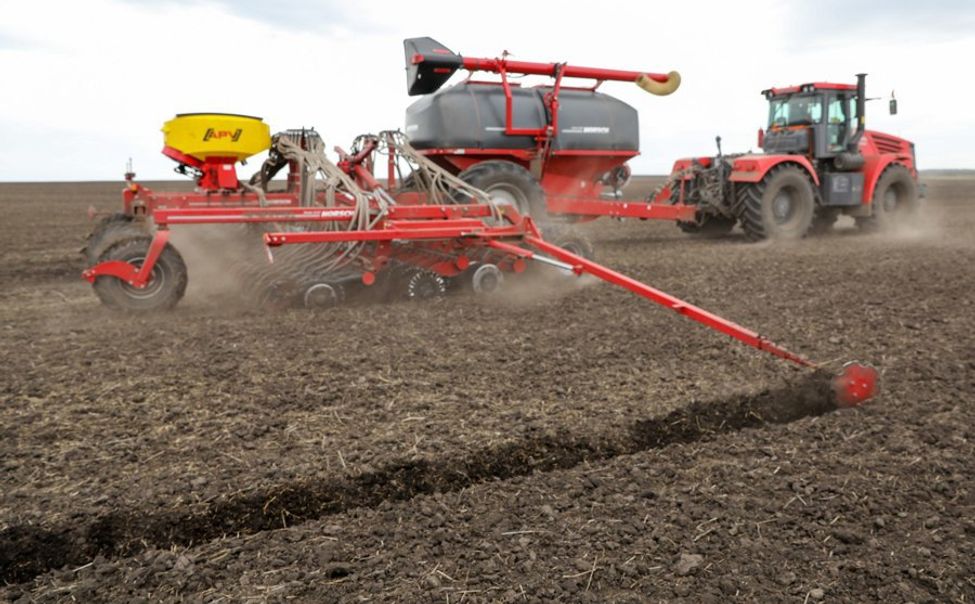 В Чувашии на посевную выйдут 5,5 тысяч тракторов