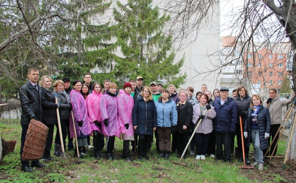 Сотрудники Минприроды Чувашии вышли на экологический субботник