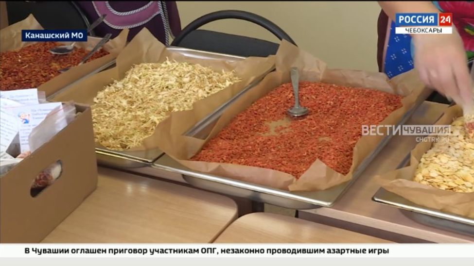 В Чувашии учителя одной из сельских школ придумали, как накормить бойцов СВО домашней едой