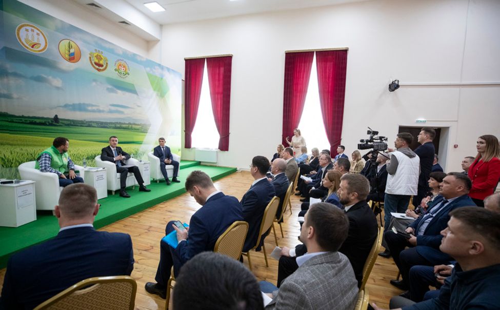 Министр сельского хозяйства России встретился с фермерами Чувашии