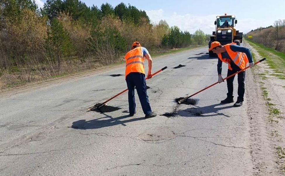 С начала недели на региональной сети  подрядчики ямочно отремонтировали почти 4 тыс кв.м. автодорог