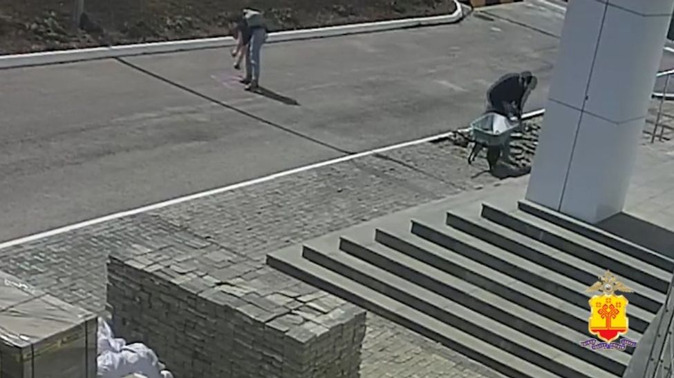 В Чебоксарах задержали мужчину, рисовавшего экстремистскую надпись возле здания МВД