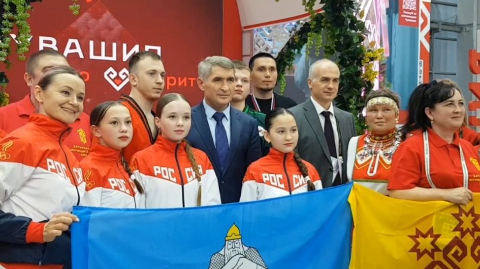 Батыревский округ знакомит гостей ВДНХ со своими достижениями 