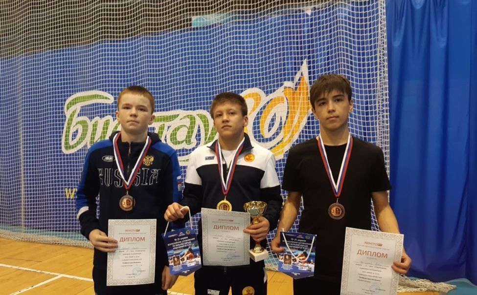 Сборная Чувашии привезла медали с Всероссийских соревнований по вольной борьбе