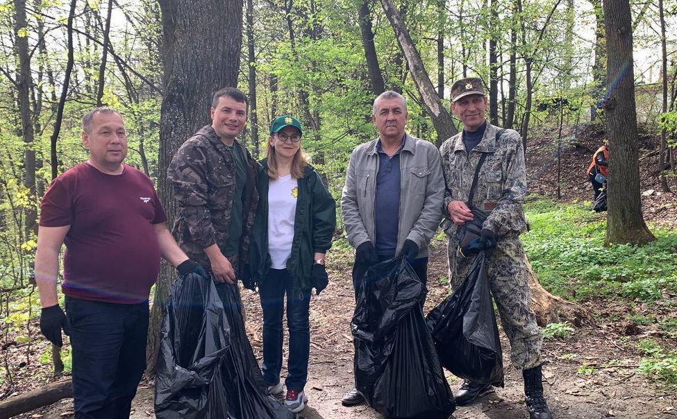 В чебоксарском мкр «Байконур» собрали 5 тонн мусора 