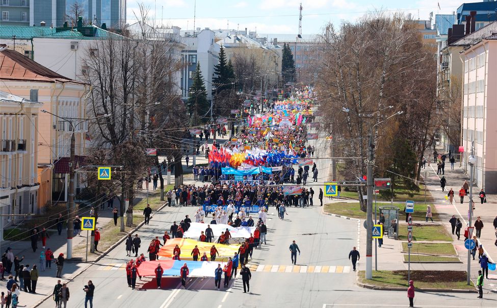 Глава Чувашии поздравляет жителей республики с Днем весны и труда