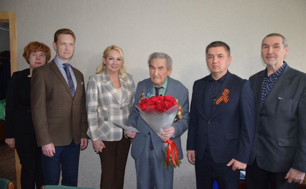 В Чебоксарах участникам Великой Отечественной войны вручили юбилейные медали «В память о 555-летии города»