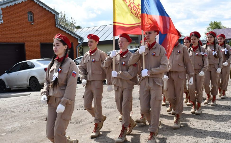 В Батыревском округе прошла акция «Парад у дома ветерана»