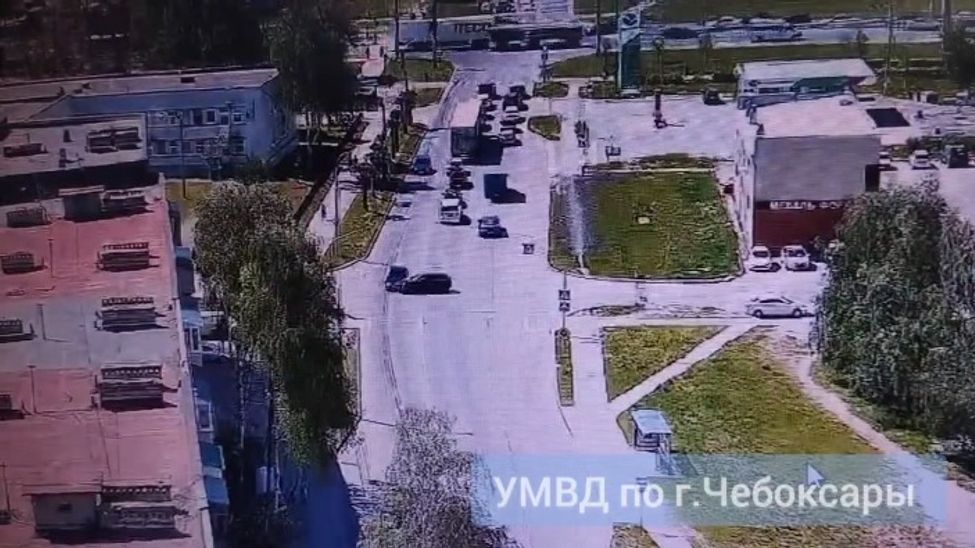 В Чебоксарах столкнулись два автомобиля 