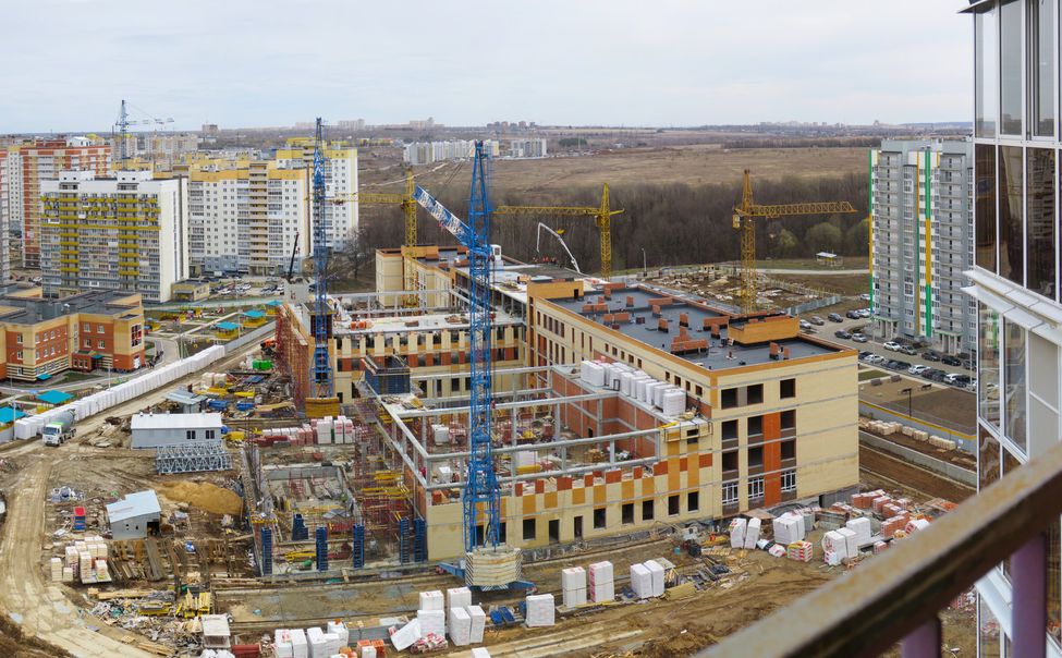 В Чебоксарах строительство школы в мкр "Солнечный" выполнено на 40%