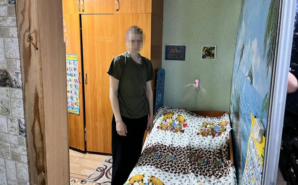 В Чувашии задержали подростка, распространявшего порнографические фото и видео 12-летней девочки