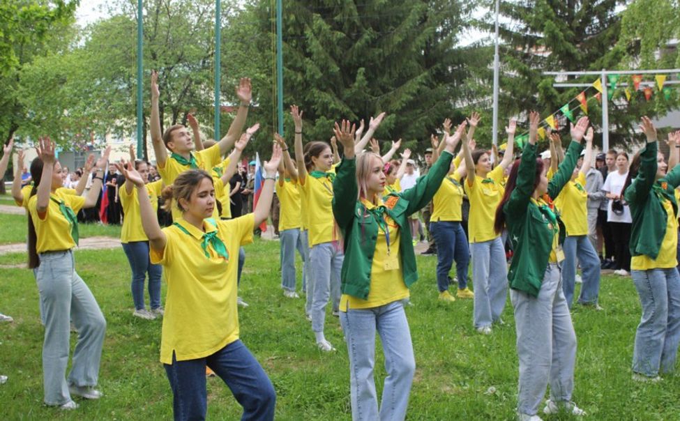 В Чувашии стартовала патриотическая лагерная смена «Время героев»