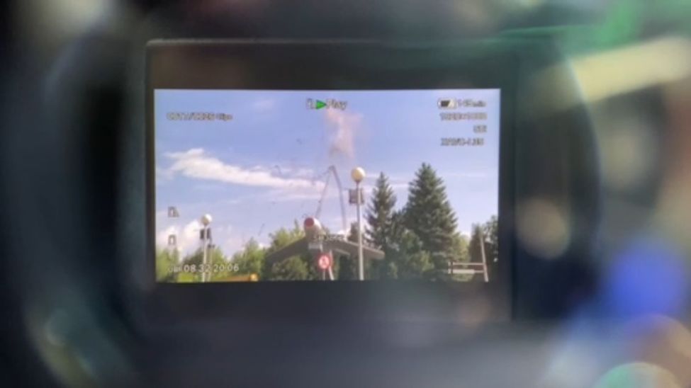 Сегодня в Чебоксарах провели сложную процедуру сноса устаревшей радиомачты