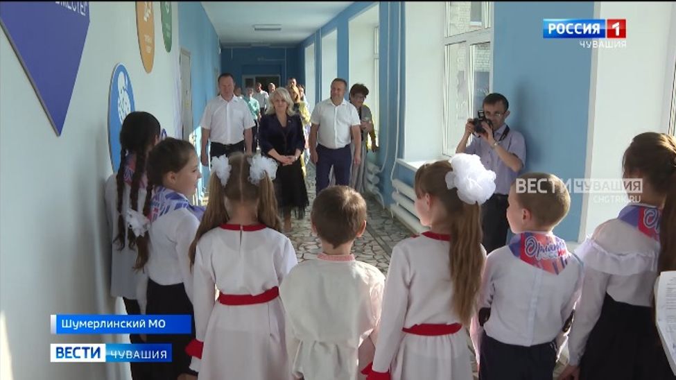 Депутат Госдумы посетила Ходарскую общеобразовательную и Торханскую спортивную школы