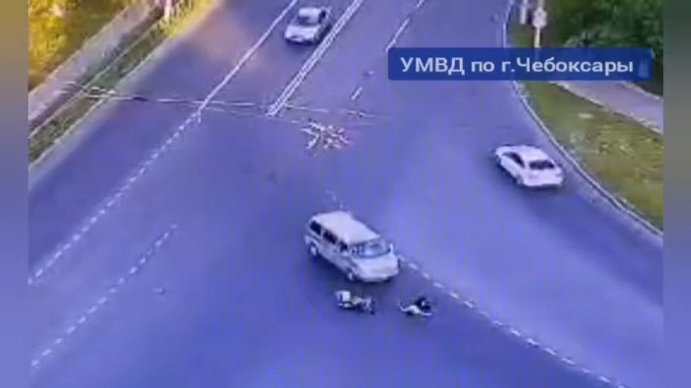 В Чебоксарах машина сбила мужчину на электровелосипеде