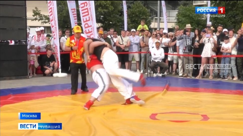 Спортсмены из 8 регионов страны поборолись за награды соревнований "Кӗрешӳ" на ВДНХ