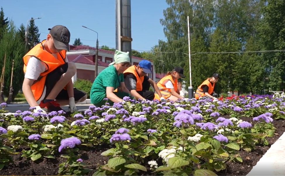 В Чувашии порядка  2 тысяч подростков трудоустроились с начала лета 
