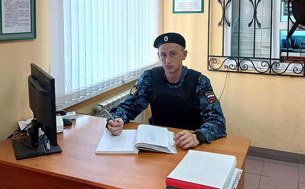 В Чувашии судебный пристав спас женщину, у которой в суде начался приступ эпилепсии