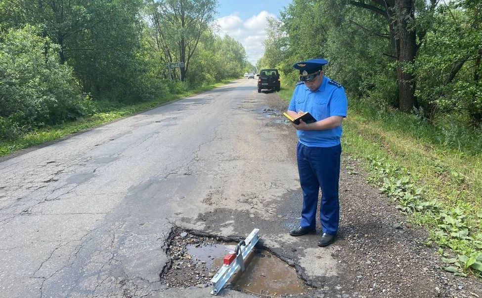 Алатырская прокуратура разбирается с разбитыми дорогами