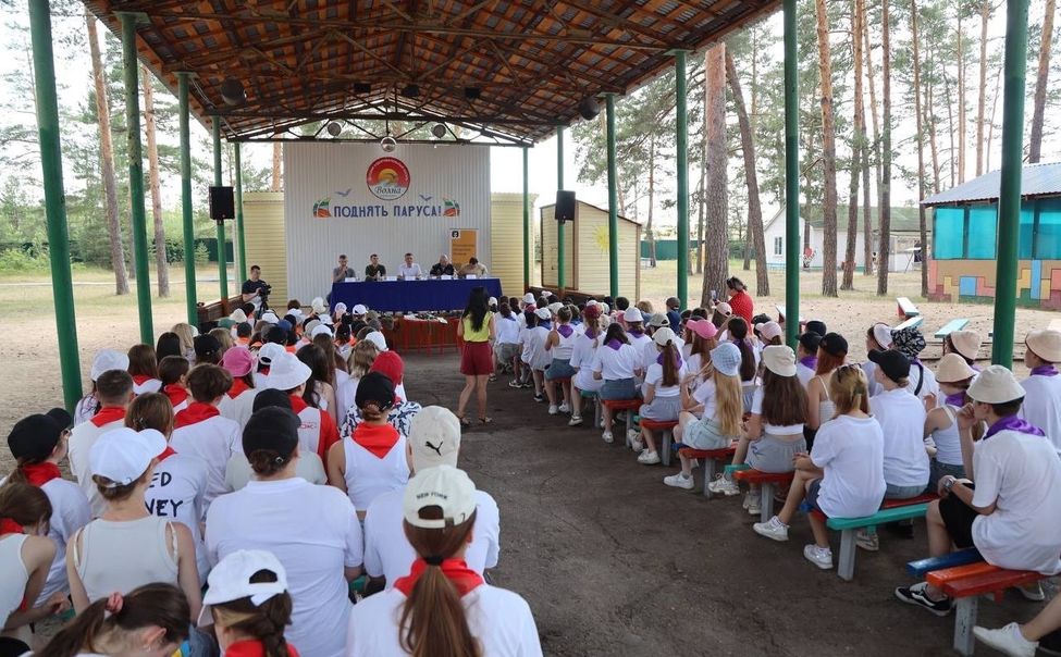 Министр образования Чувашии провел лекцию о патриотизме для воспитанников детского лагеря