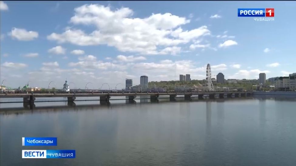 В столице Чувашии обновляют пешеходный мост на Чебоксарском заливе