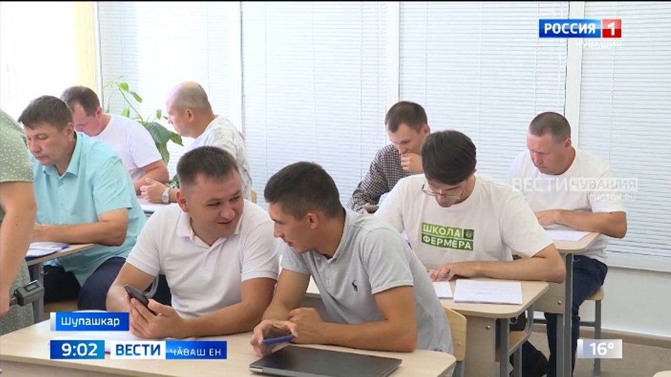 Ял хуҫалӑхӗнче ӗҫлекенсен йышӗ ҫӗнӗ специалистсемпе пуянланнӑ