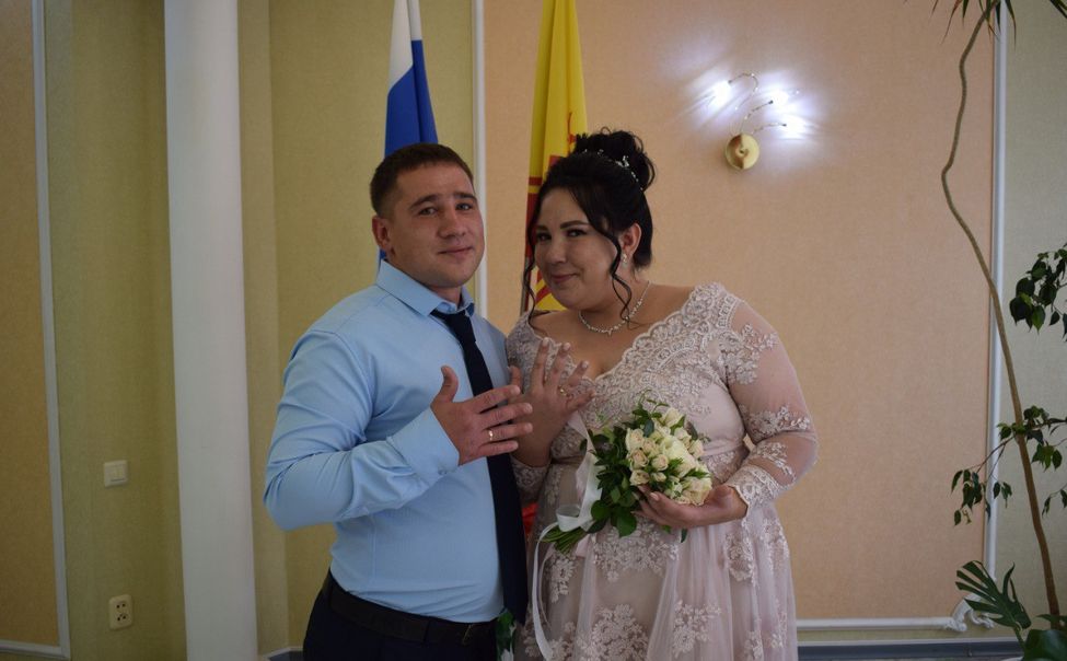 6 пар города Алатыря приурочили свадьбы ко Дню города