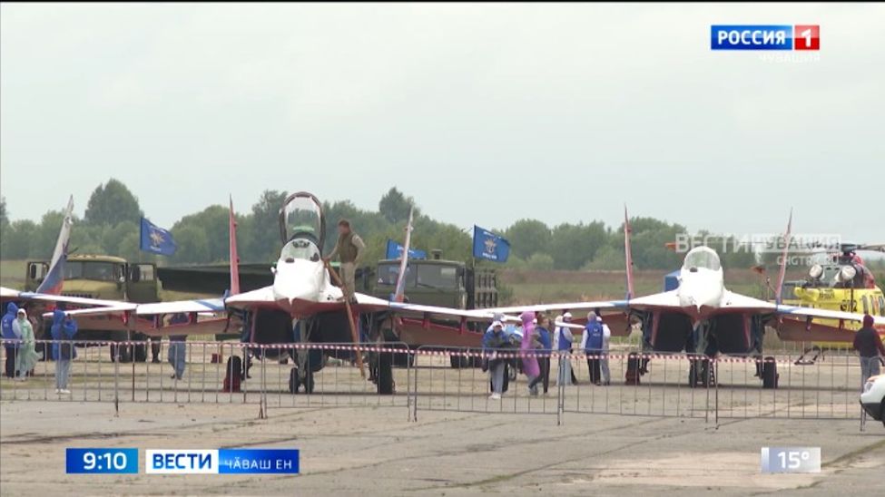 Шупашкарти шкул ачисем "Стрижи" авиаци ушкӑнӗ патӗнче хӑнара пулчӗҫ