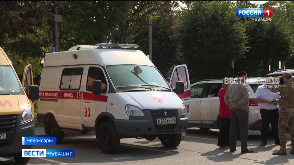 Из Чувашии в зону СВО отправили машину скорой помощи