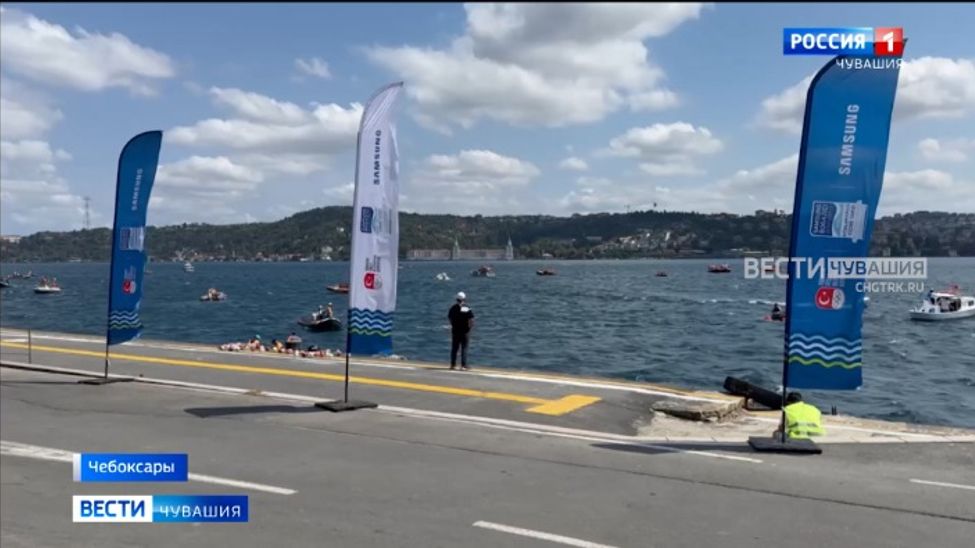 Члены федерации плавания Чувашии встретили осень на открытой воде