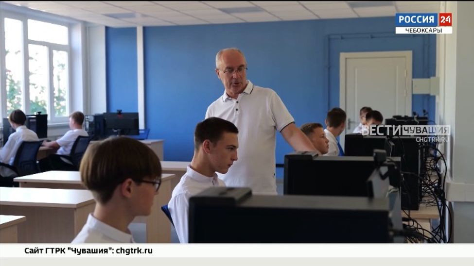 Чебоксарский электромеханический колледж отметил 80-летие