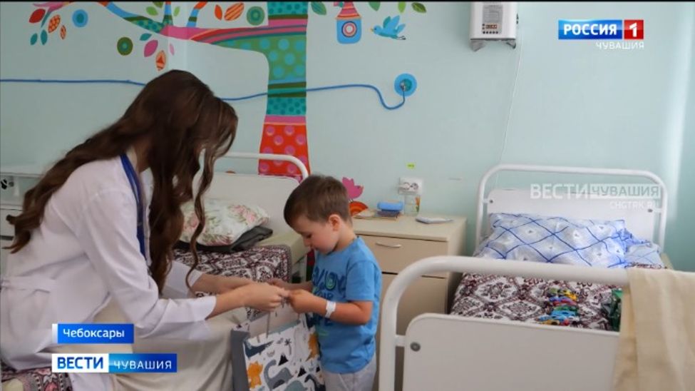 «Мисс Россия - 2024» Валентина Алексеева посетила Республиканскую детскую клиническую больницу