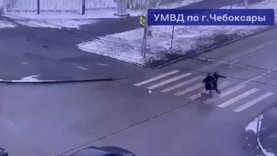 В Чебоксарах сбили двух 17-летних девушек