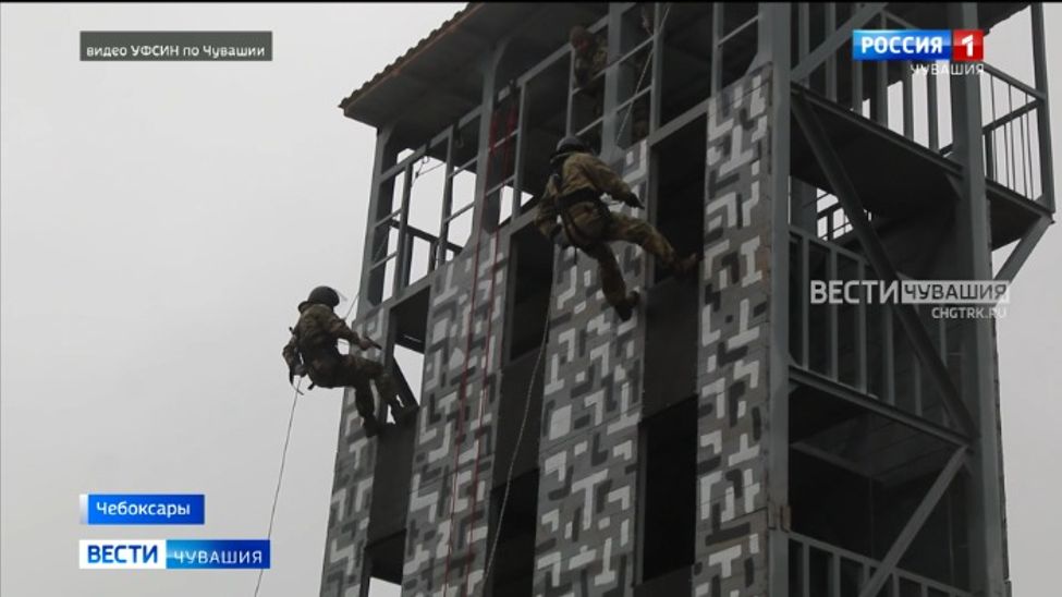 Чебоксарские школьники посетили базу отдела спецназа "Страж" УФСИН Чувашии